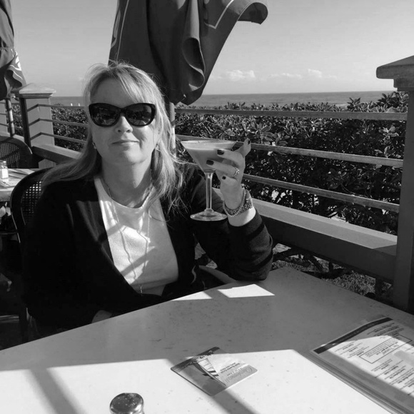 Meet your Posher, Kari - Picture 1 of 1